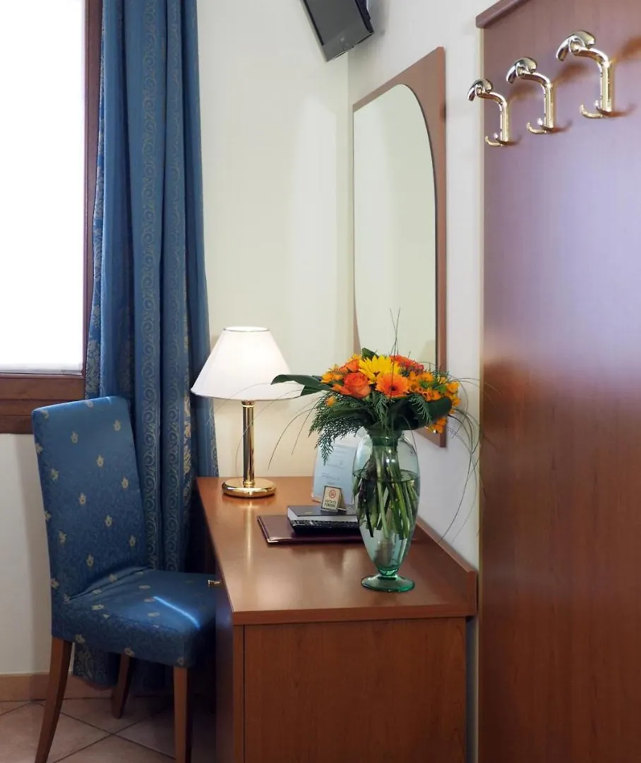 Hotel Cris Μέστρε