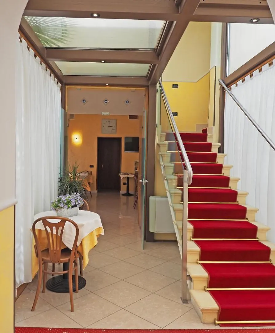 Hotel Cris Μέστρε